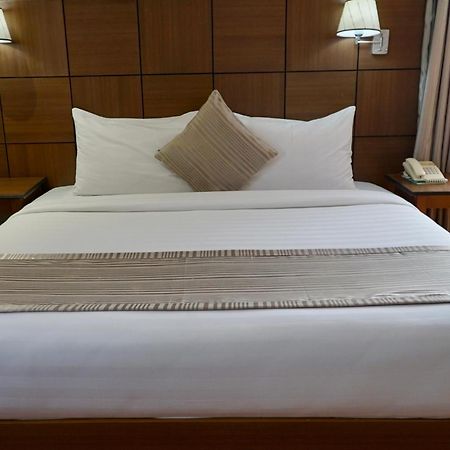The Pinnacle Hotel And Suites Davao City Eksteriør billede