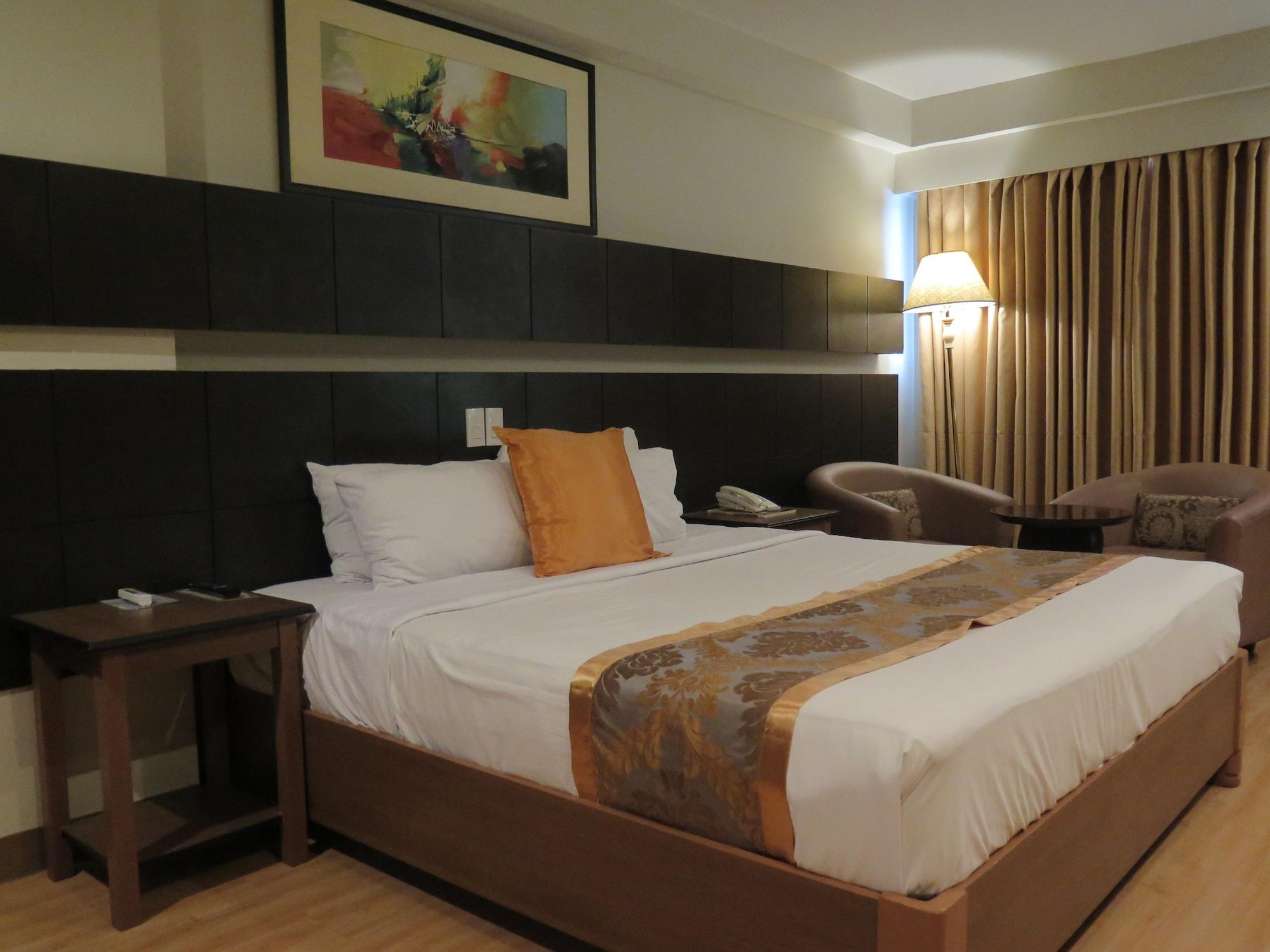 The Pinnacle Hotel And Suites Davao City Eksteriør billede