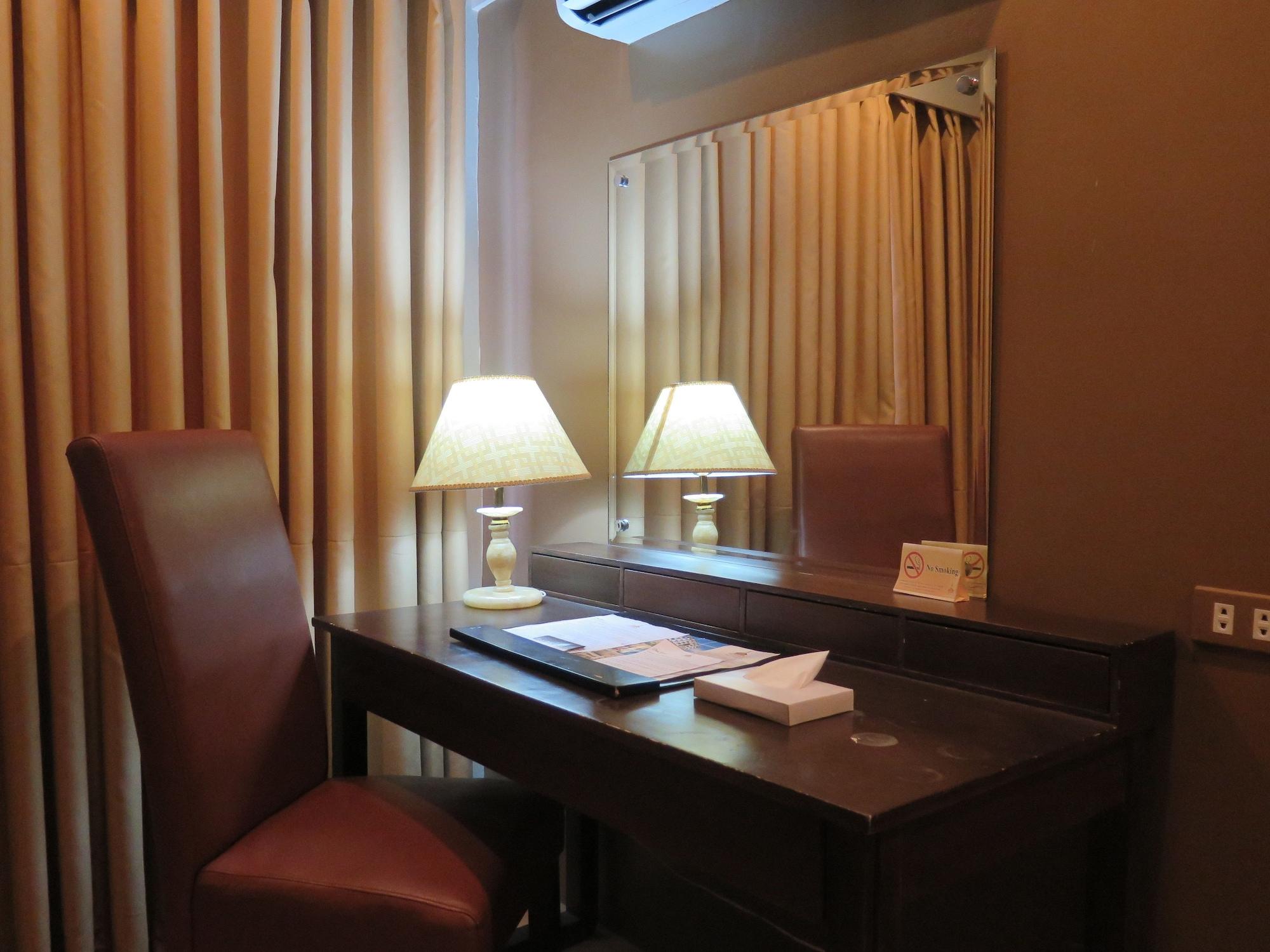 The Pinnacle Hotel And Suites Davao City Eksteriør billede