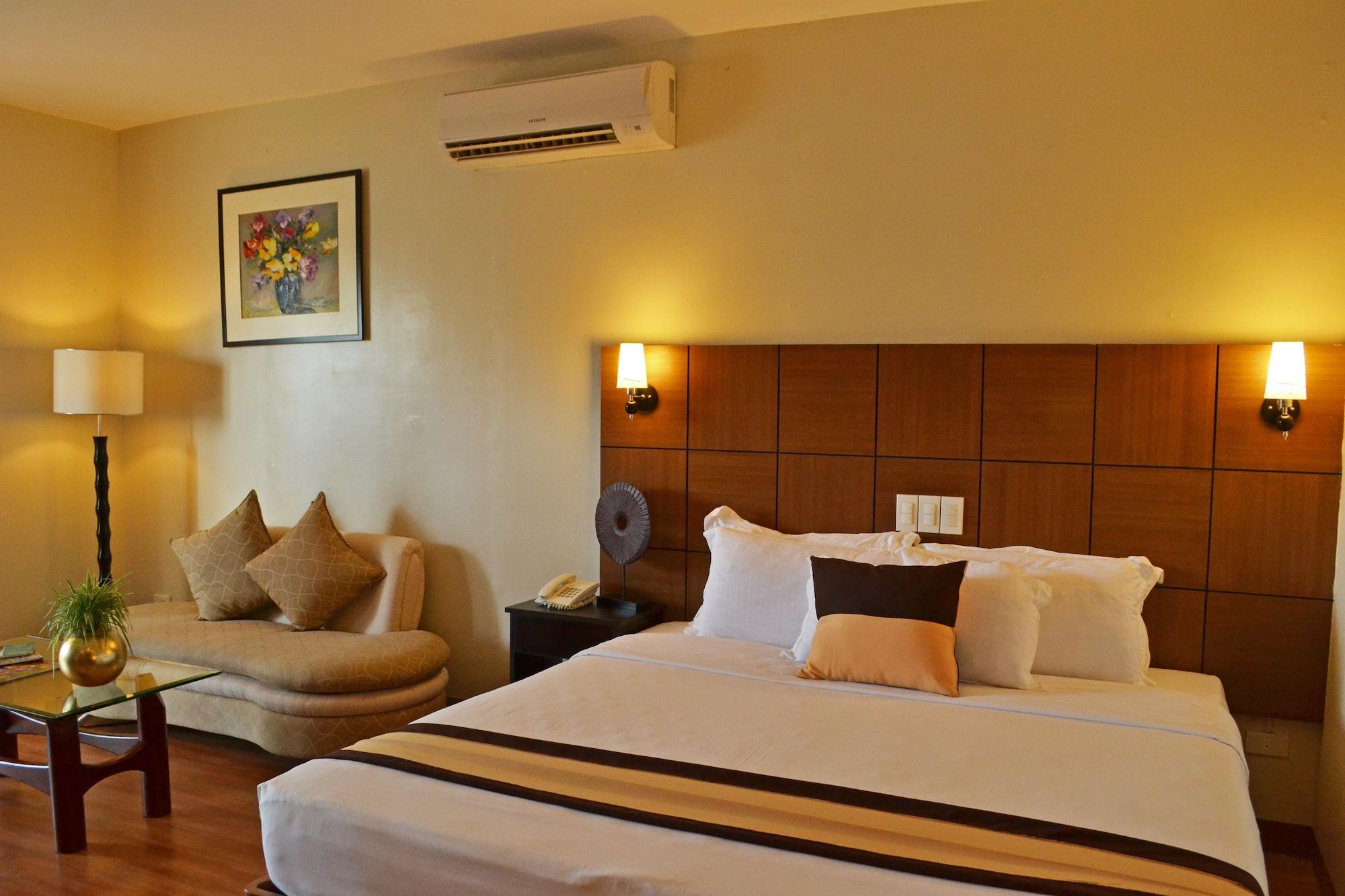 The Pinnacle Hotel And Suites Davao City Eksteriør billede