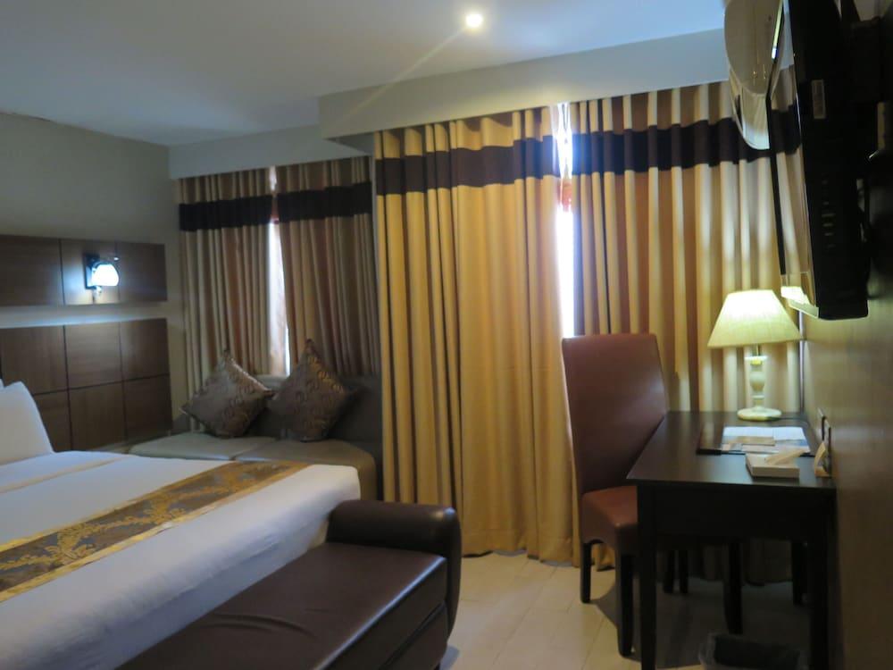 The Pinnacle Hotel And Suites Davao City Eksteriør billede