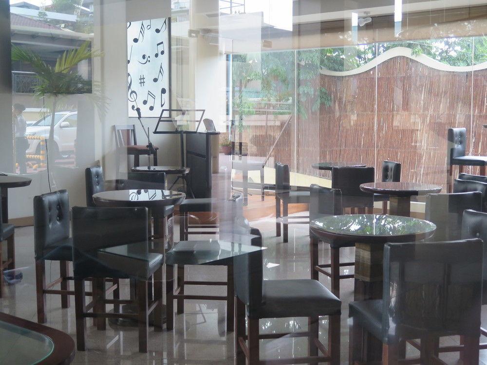 The Pinnacle Hotel And Suites Davao City Eksteriør billede
