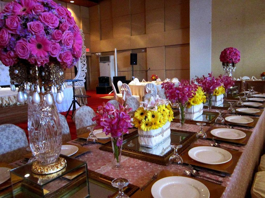 The Pinnacle Hotel And Suites Davao City Eksteriør billede