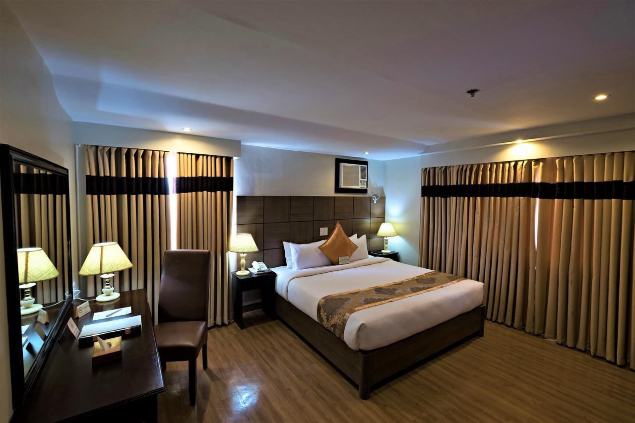 The Pinnacle Hotel And Suites Davao City Eksteriør billede