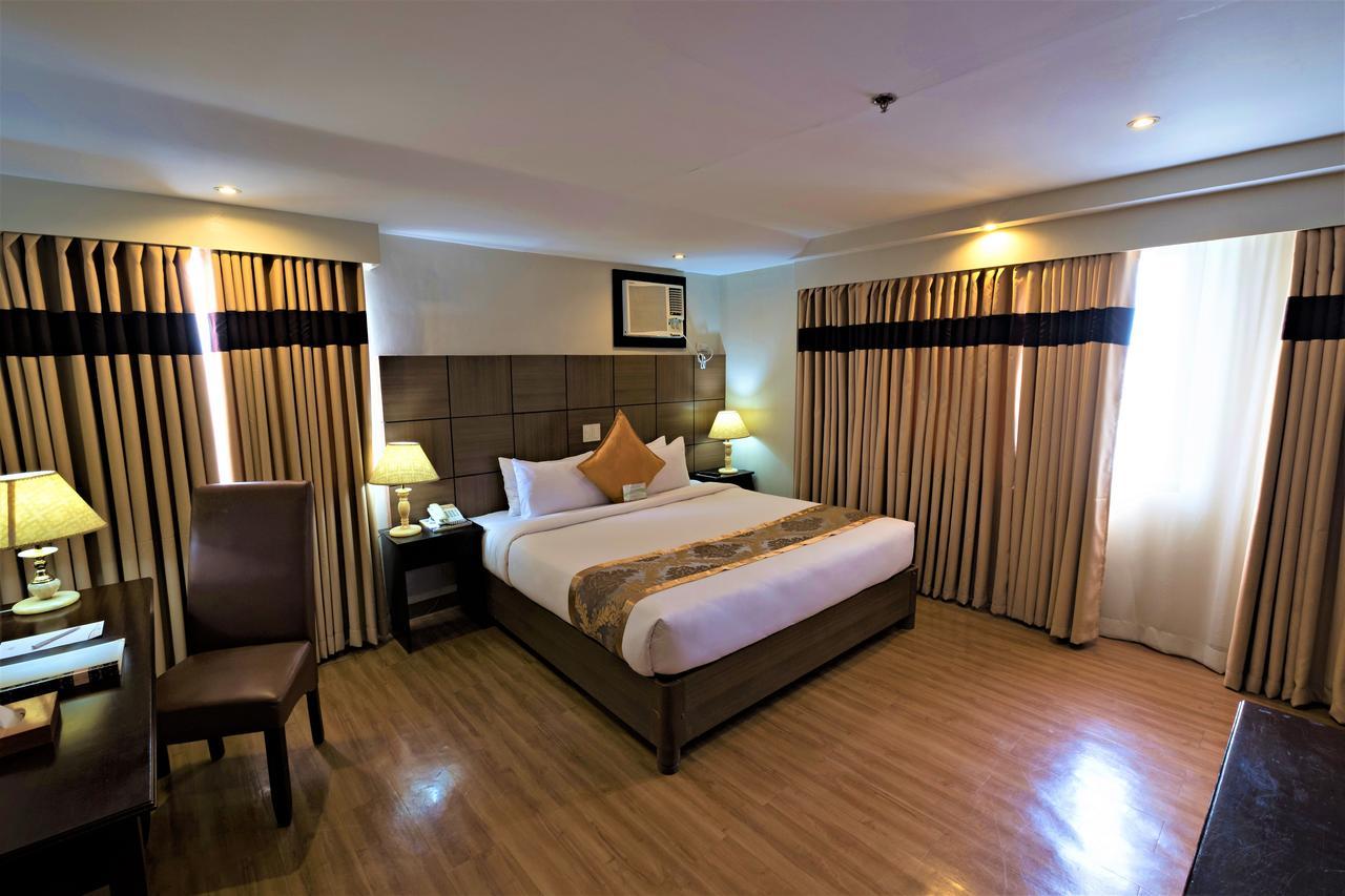 The Pinnacle Hotel And Suites Davao City Eksteriør billede