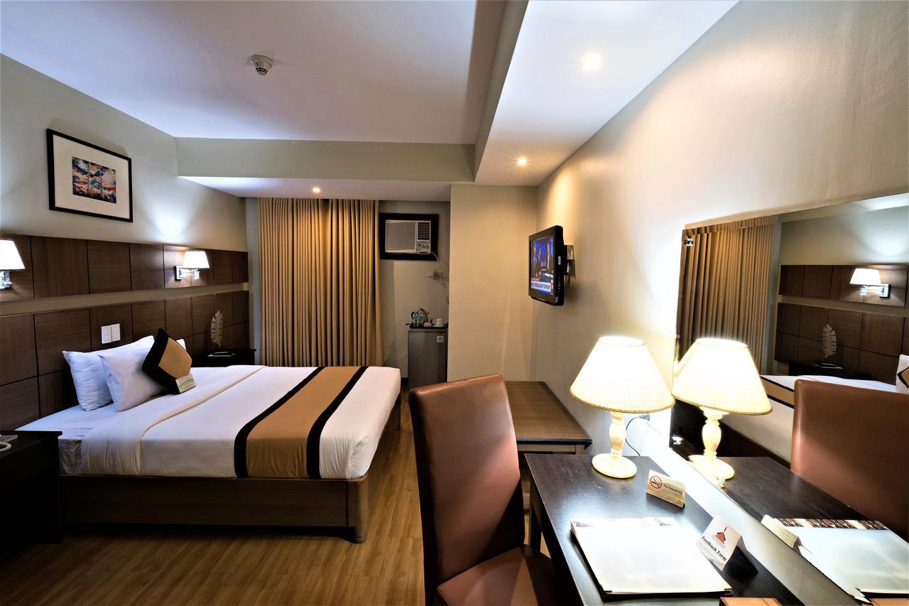 The Pinnacle Hotel And Suites Davao City Eksteriør billede