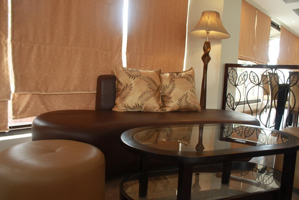 The Pinnacle Hotel And Suites Davao City Eksteriør billede