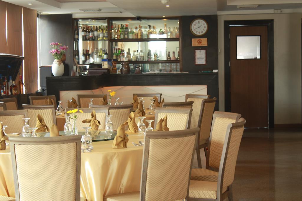 The Pinnacle Hotel And Suites Davao City Eksteriør billede